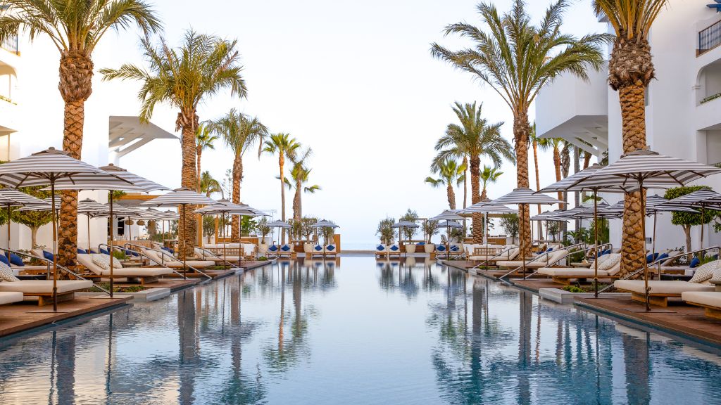 How to Experience Luxury Resort Amenities Without the Overnight Price Tag